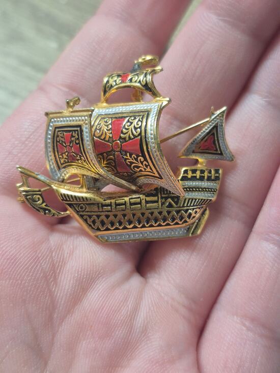 Unbranded Jewelry - Vintage Toledo Damascene Galleon Ship Brooch – 24K Gold Inlay Spain Santa Maria